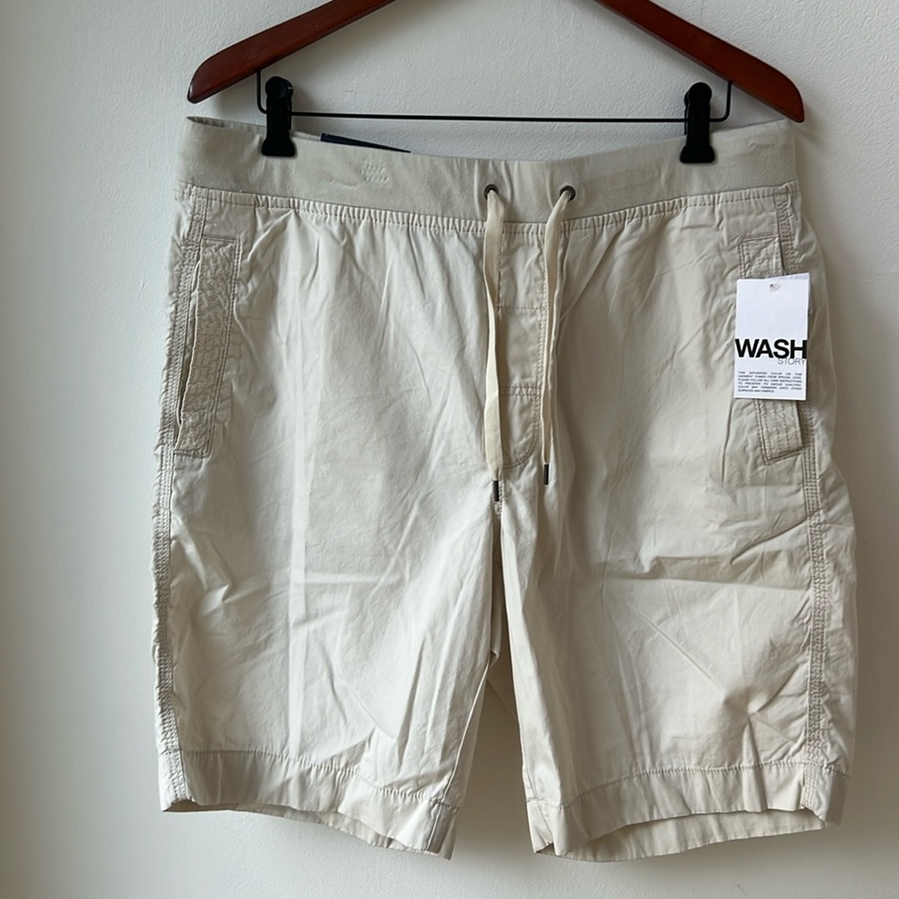NWT Gap Men’s Premium Cotton Chino Shorts With Adjustable Draw String Large